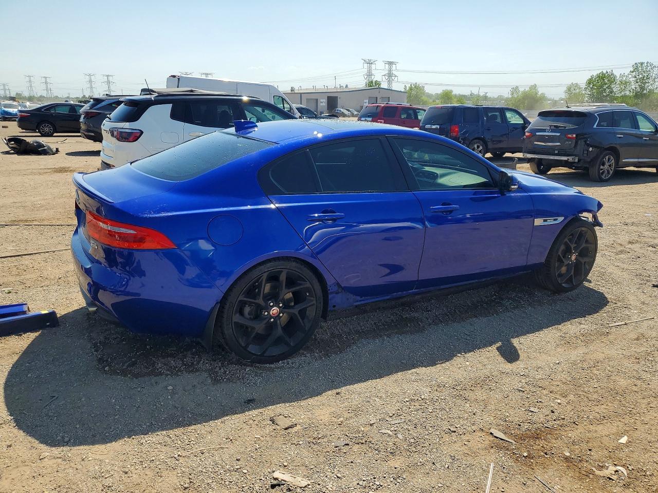 Jaguar XE R - Sport
