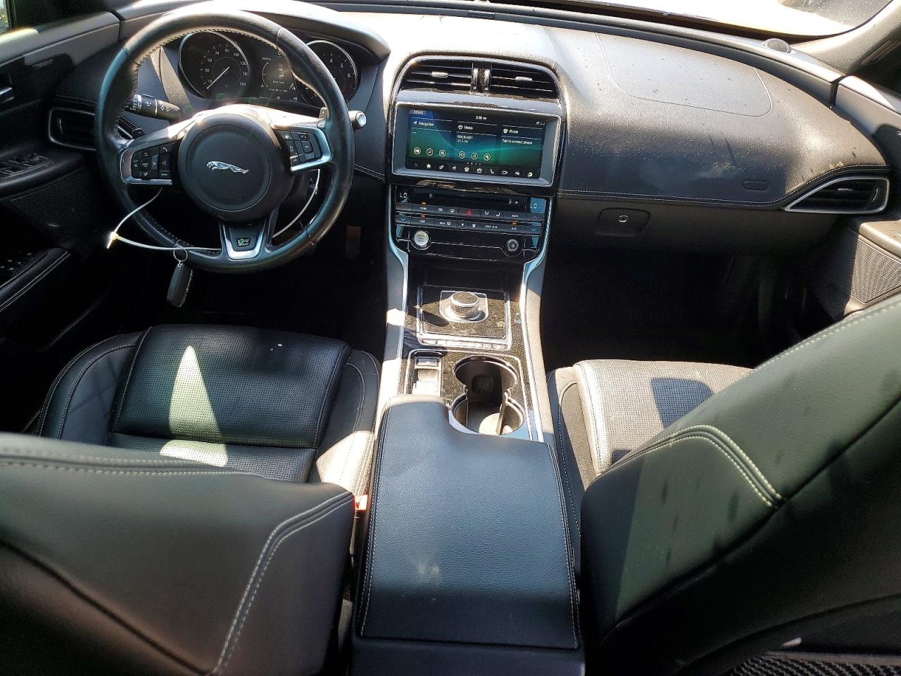 Jaguar XE R - Sport