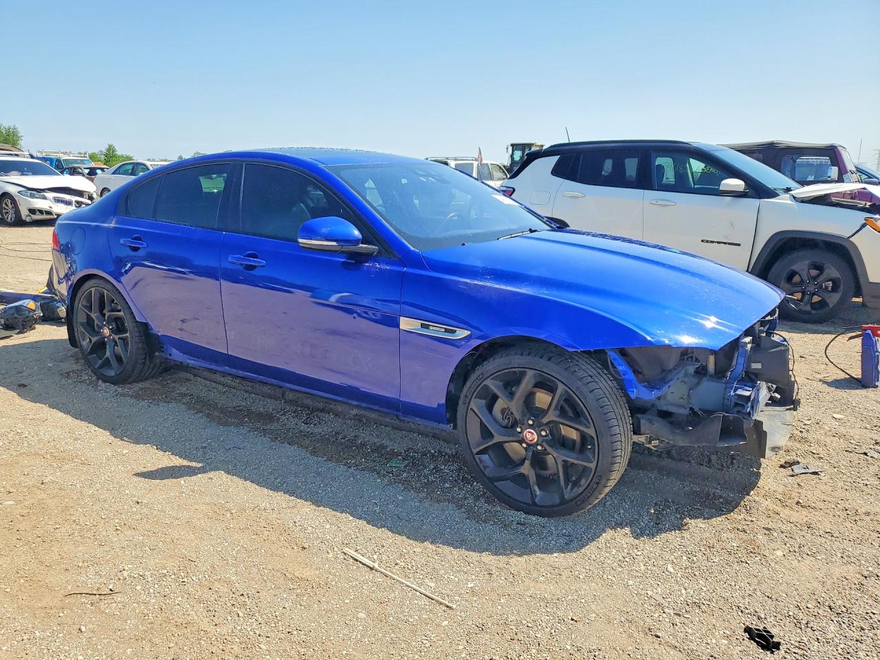 Jaguar XE R - Sport