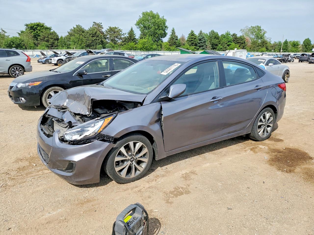 Salvage Hyundai ACCENT Image