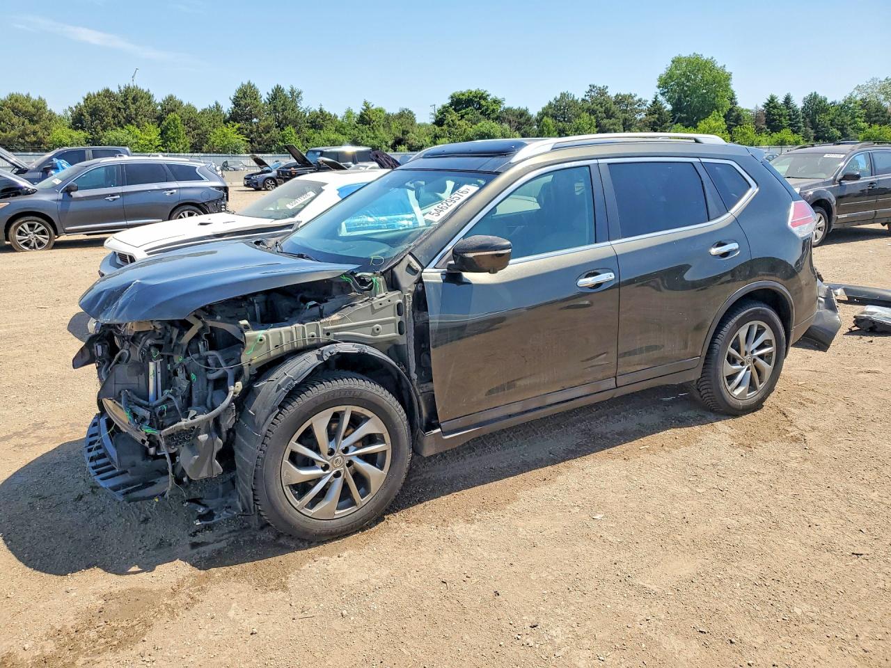 Salvage Nissan Rogue Image