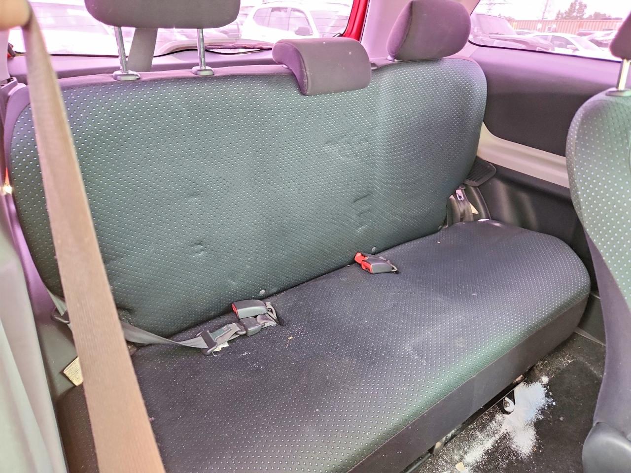 Toyota Yaris Base