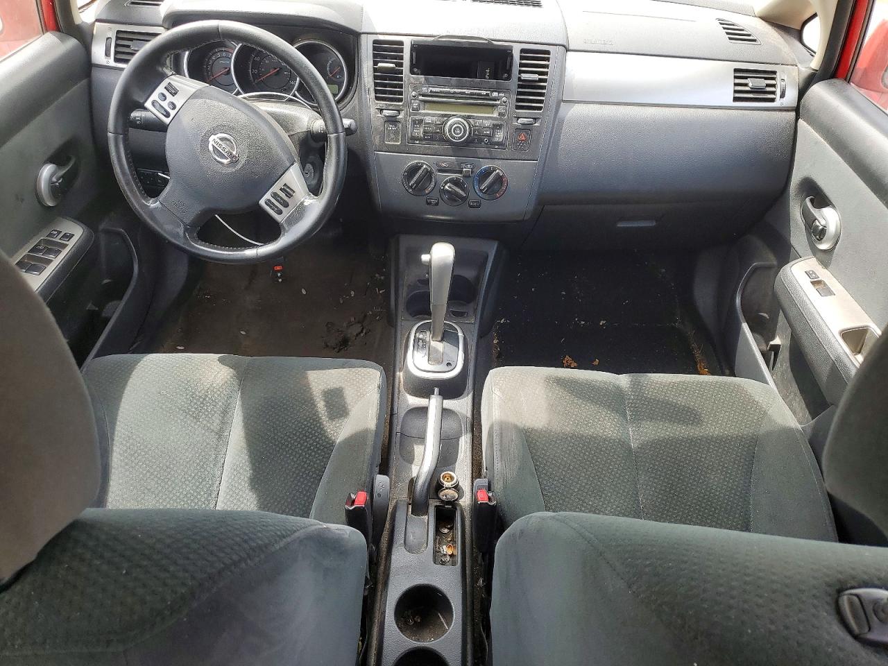 Nissan Versa 1.8 S