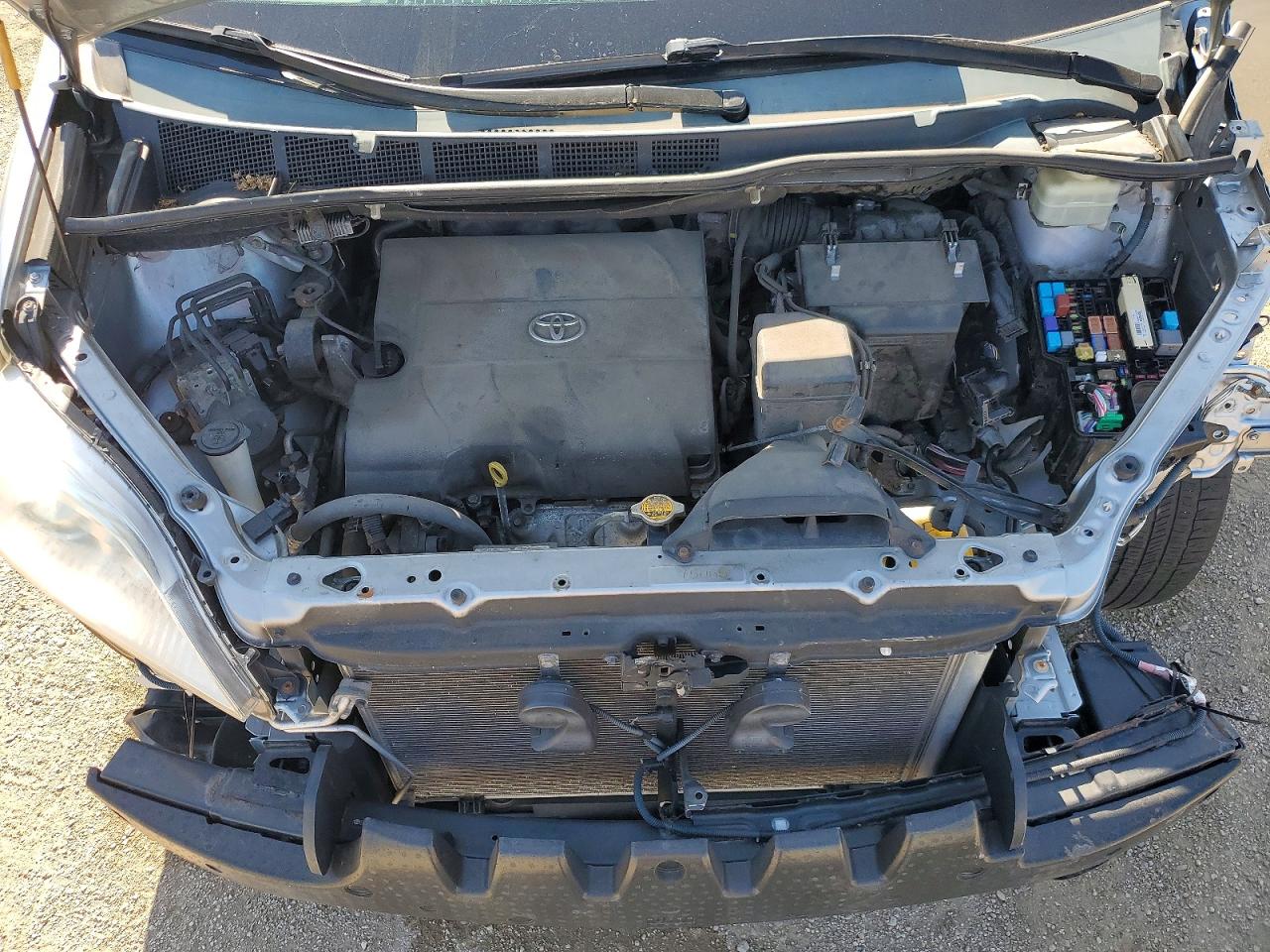 Toyota Sienna L 7-passenger