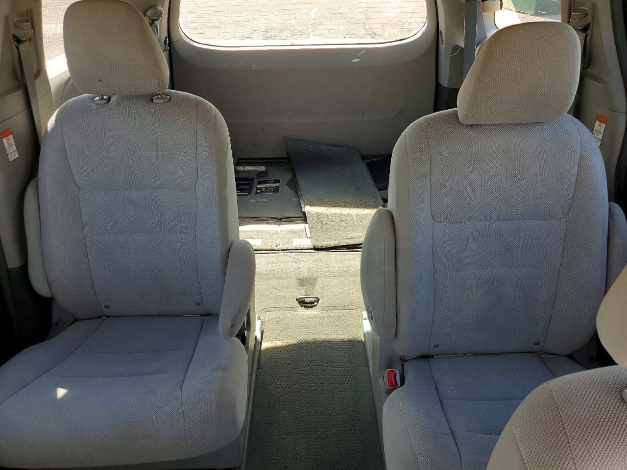 Toyota Sienna L 7-passenger