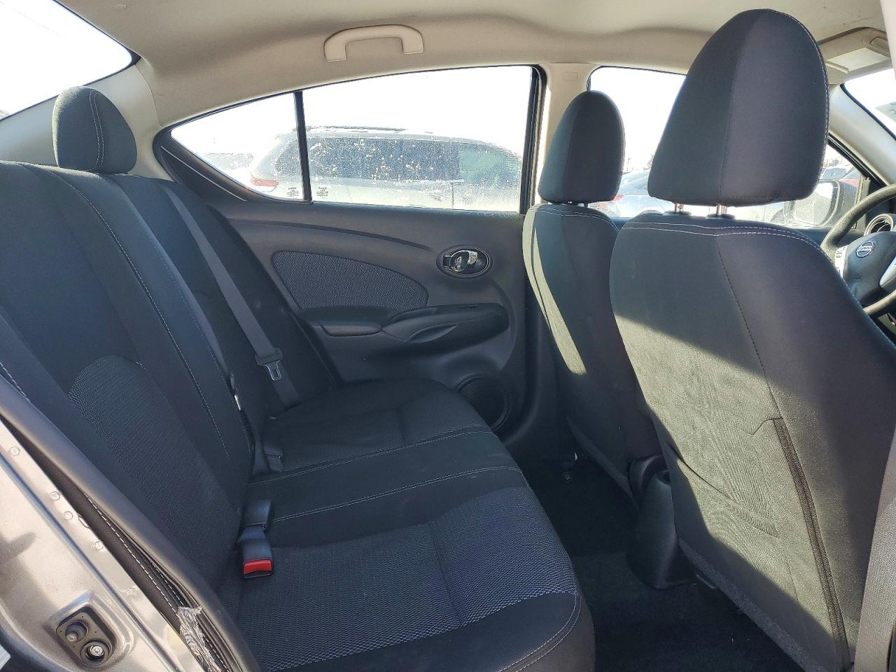 Nissan Versa S