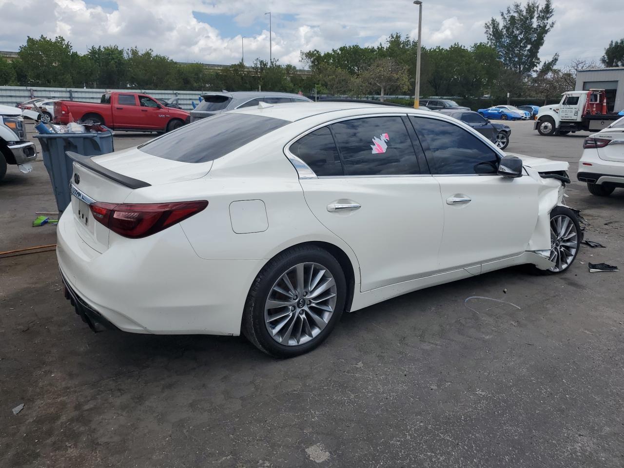 INFINITI Q50 3.0t L 3.0t Luxe