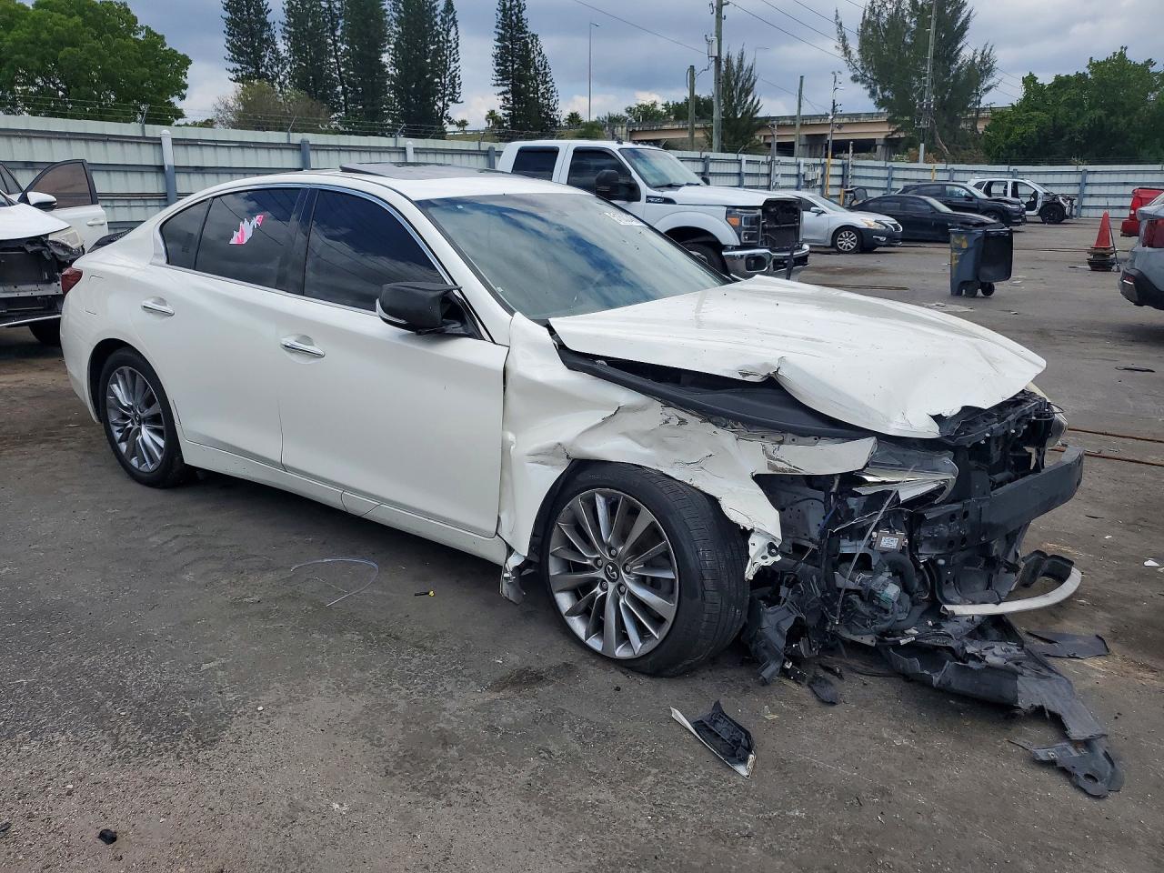 INFINITI Q50 3.0t L 3.0t Luxe