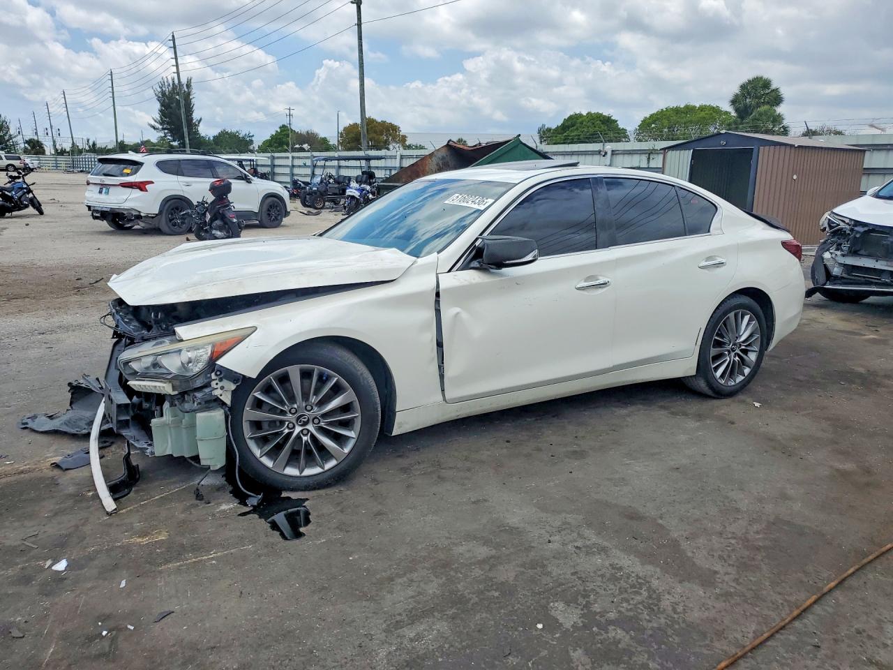 Salvage INFINITI Q50 Image