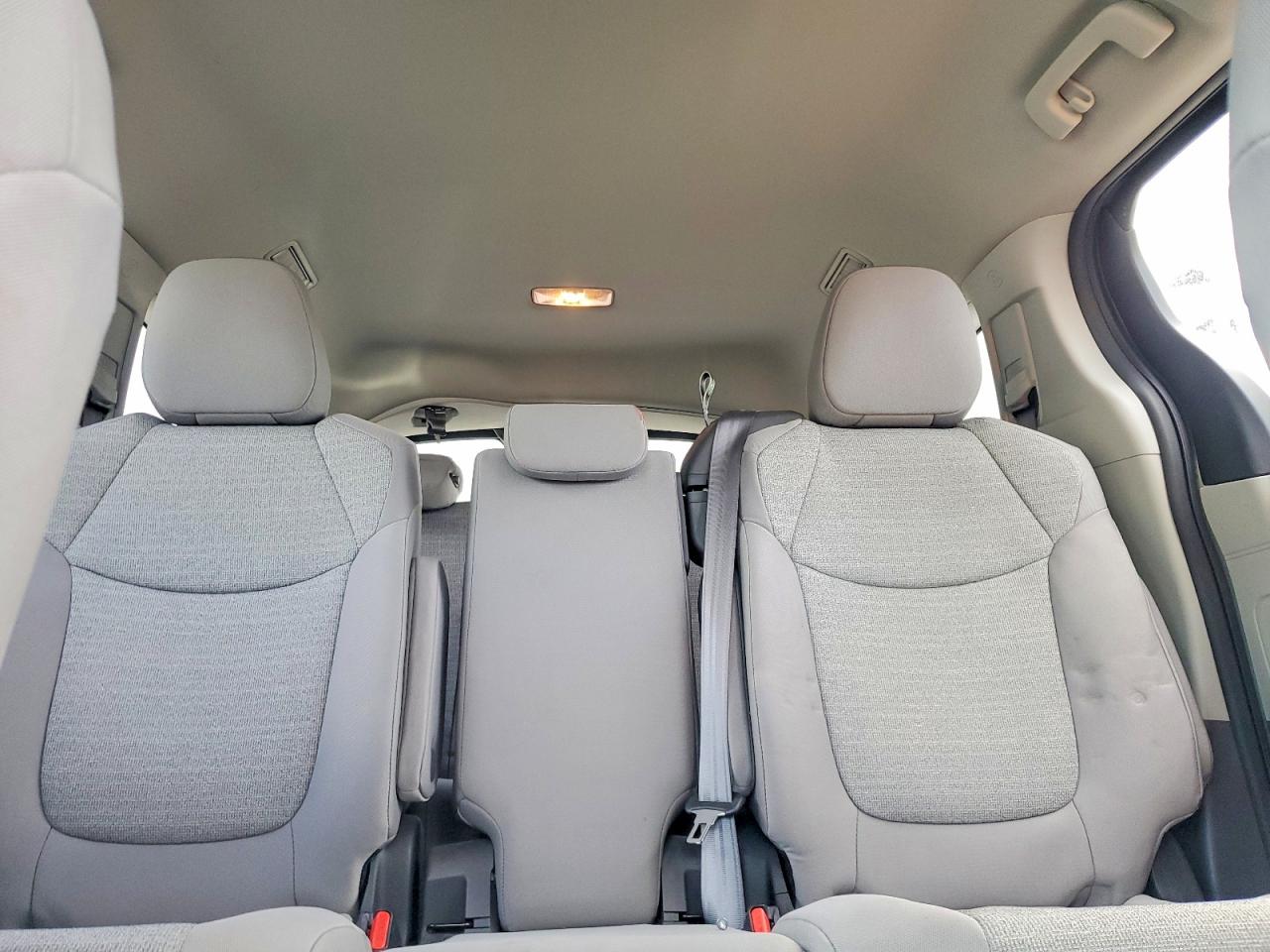 Toyota Sienna Le