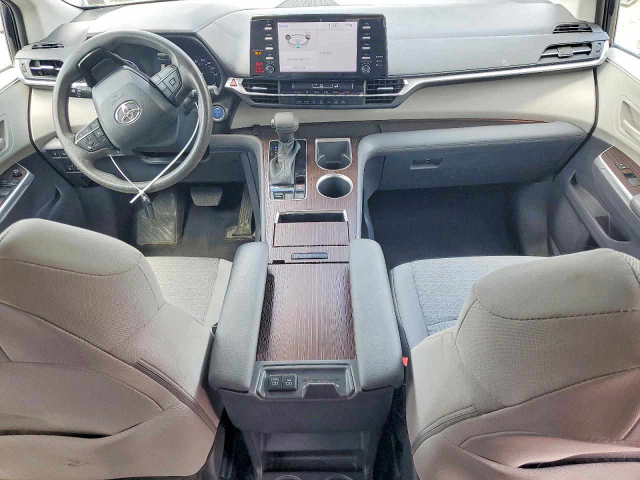 Toyota Sienna Le