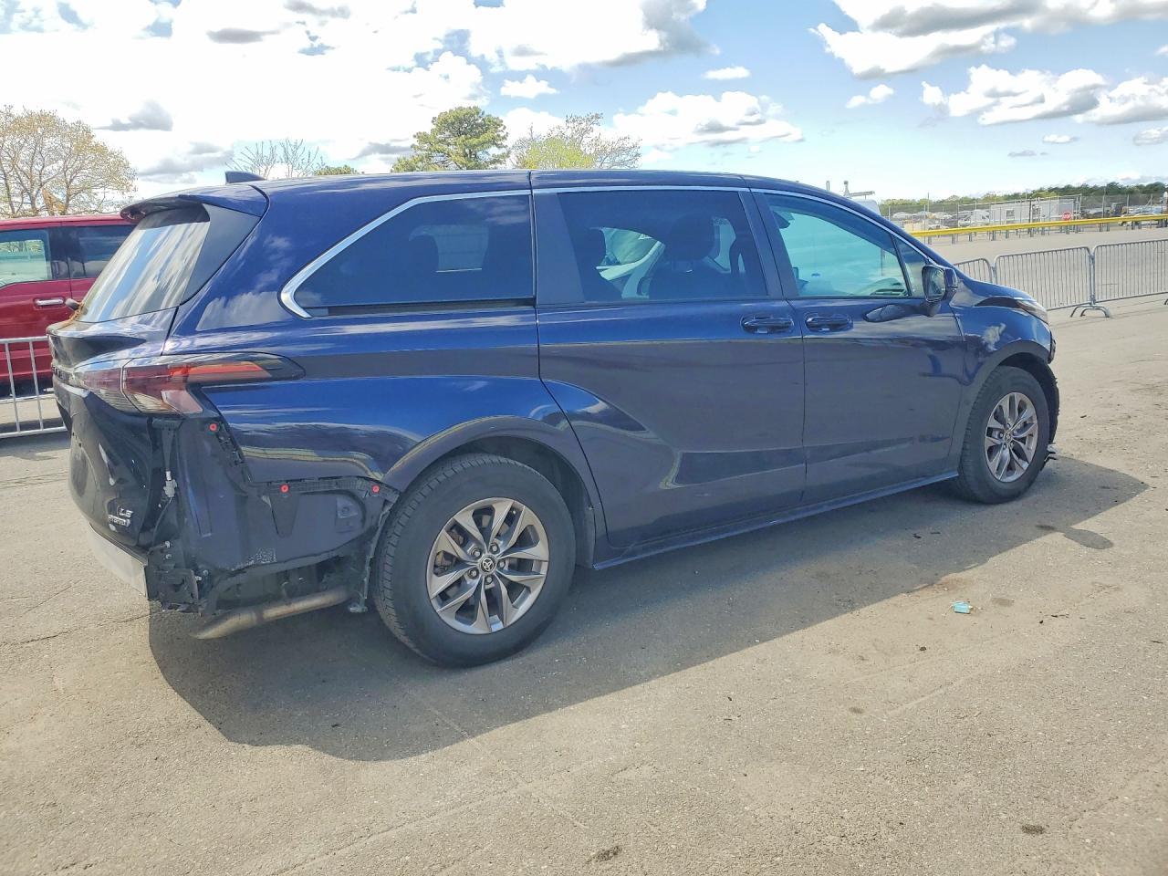 Toyota Sienna Le