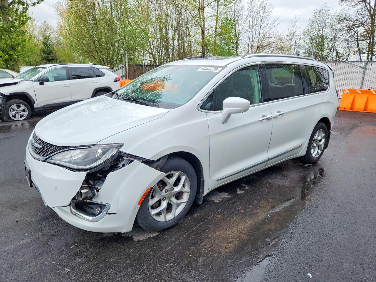 Salvage Chrysler Pacifica Image