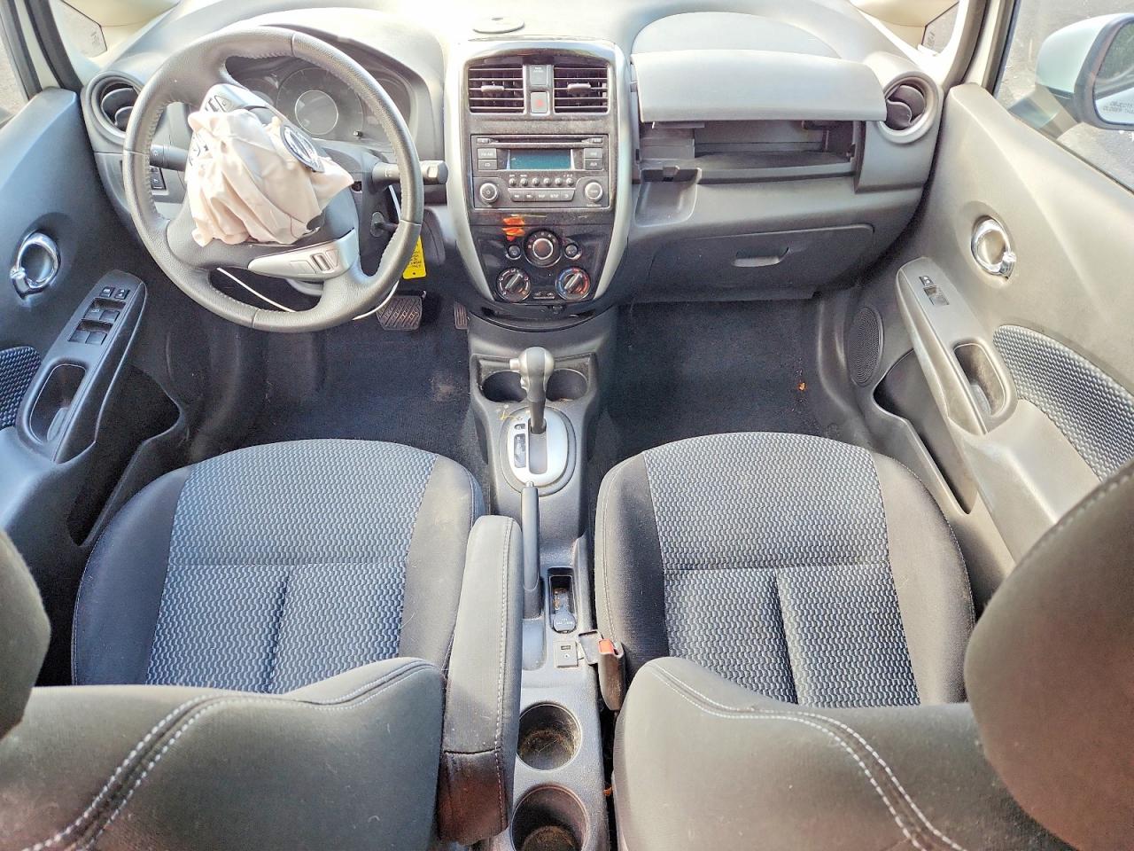 Nissan Versa Sv