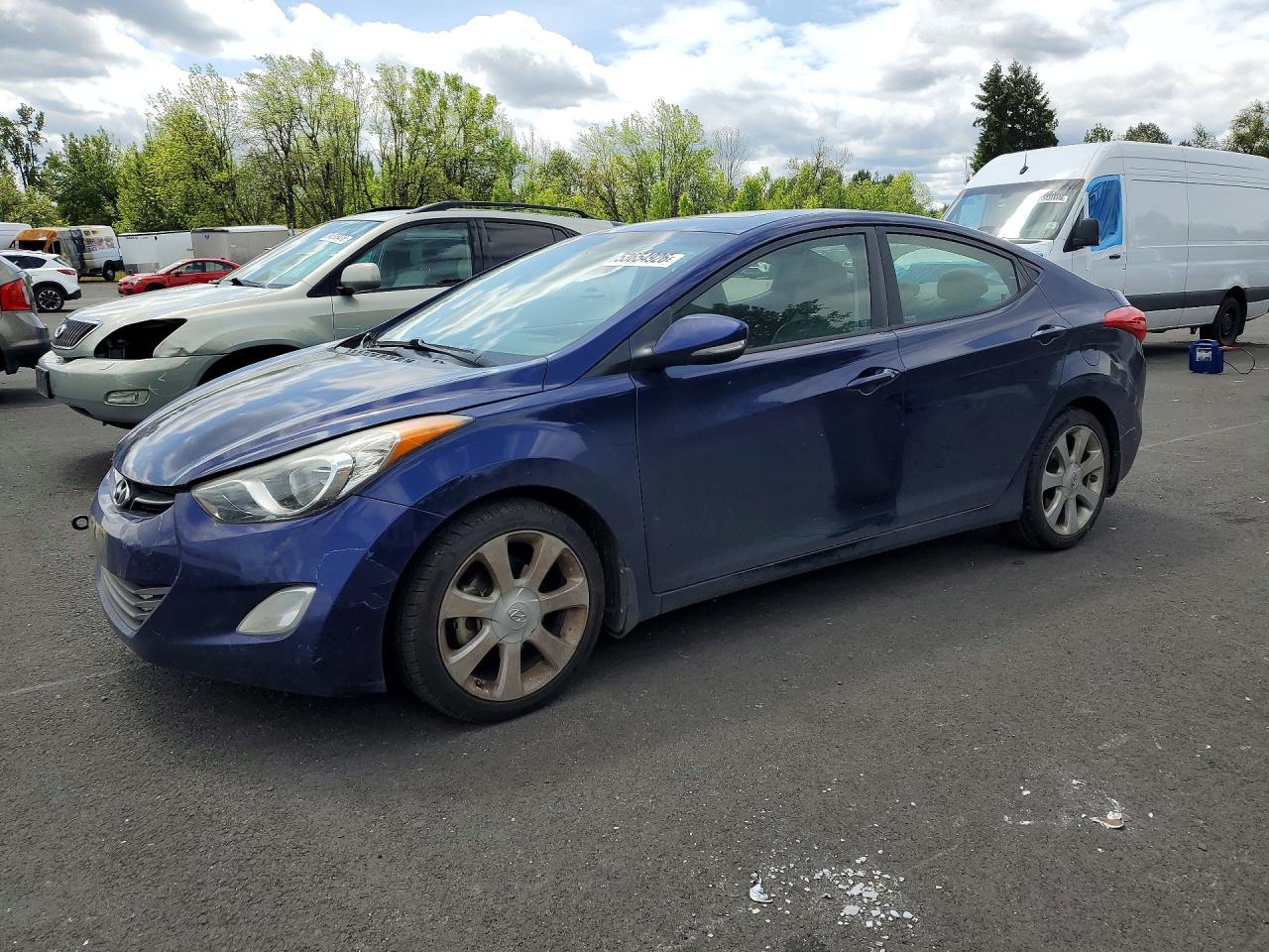 Salvage Hyundai ELANTRA Image