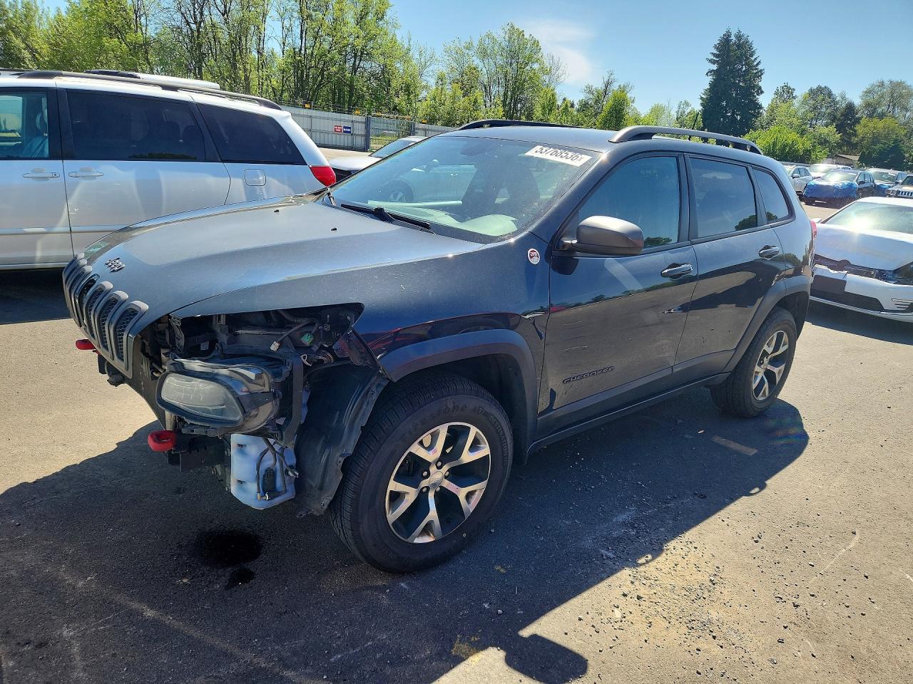 Salvage Jeep Cherokee Image