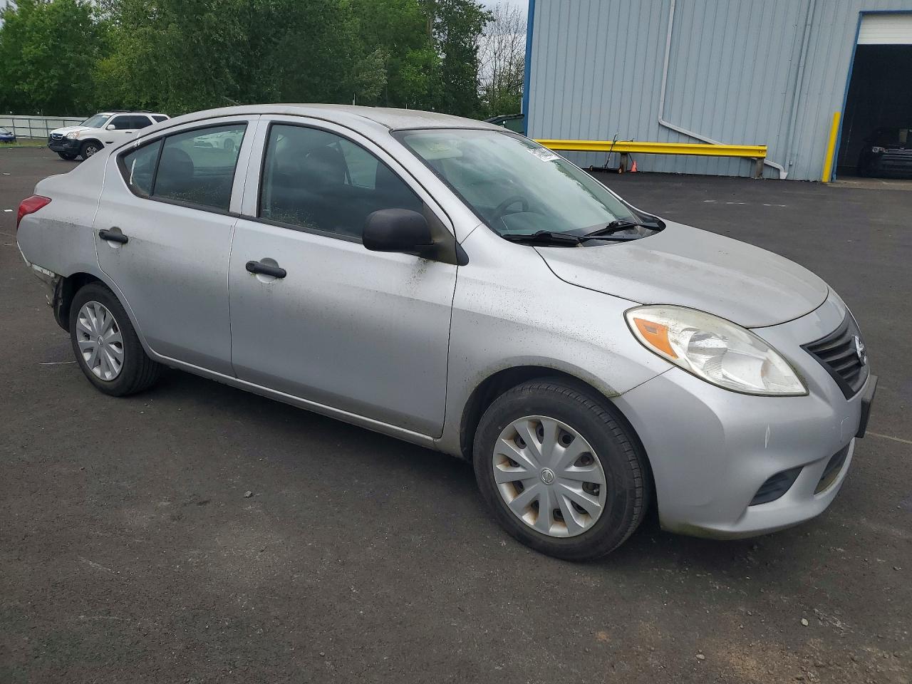 Nissan Versa 1.6 S