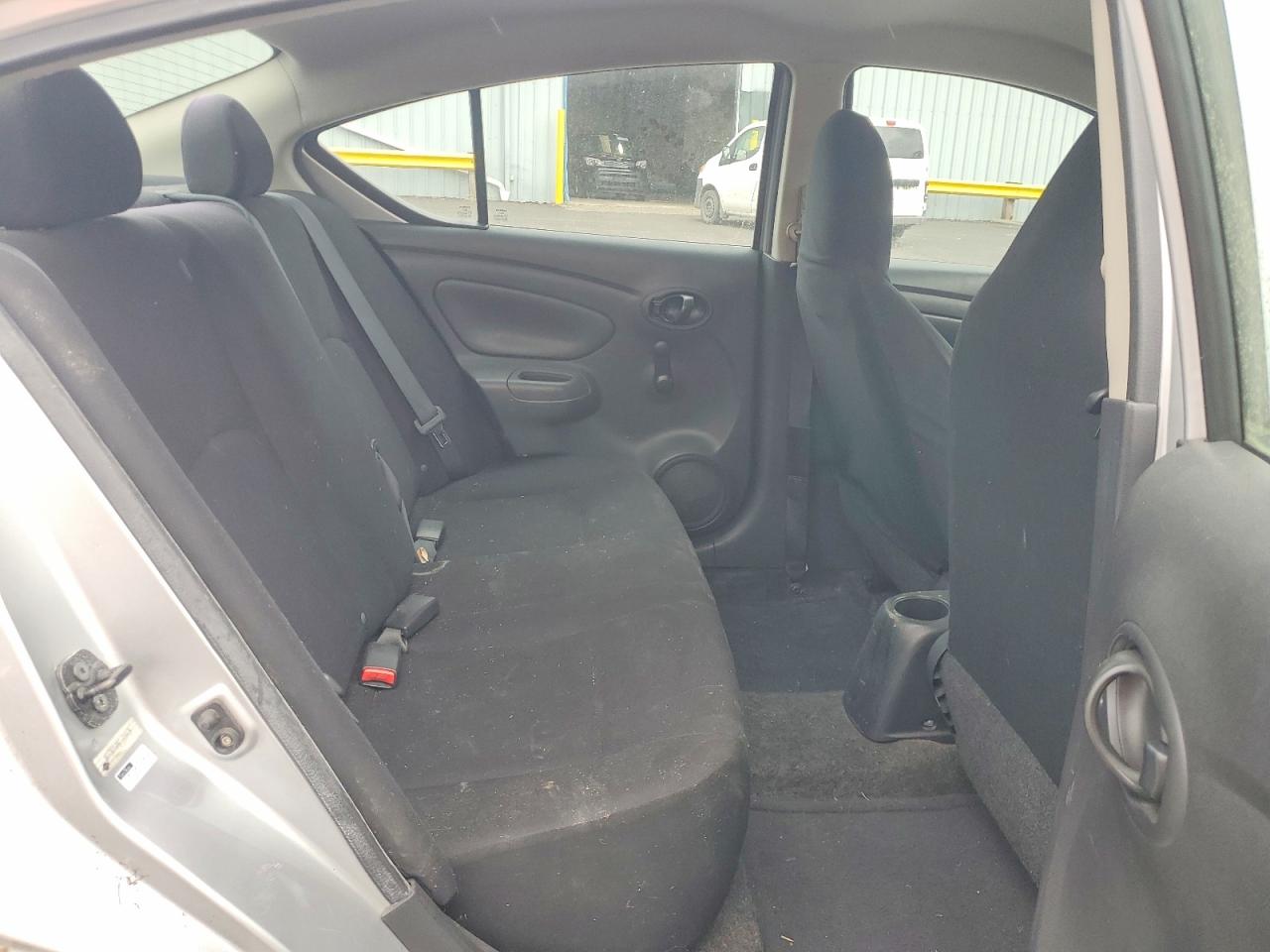 Nissan Versa 1.6 S