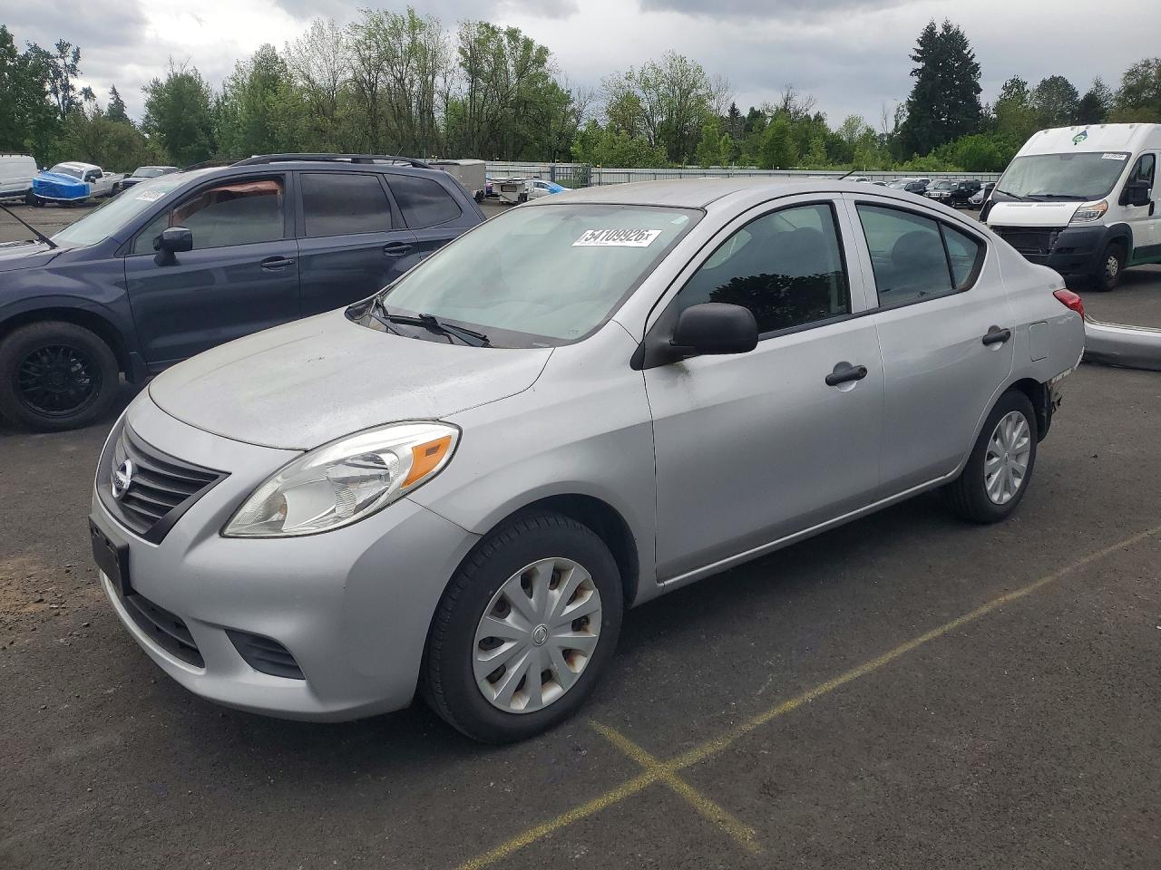 Salvage Nissan Versa Image