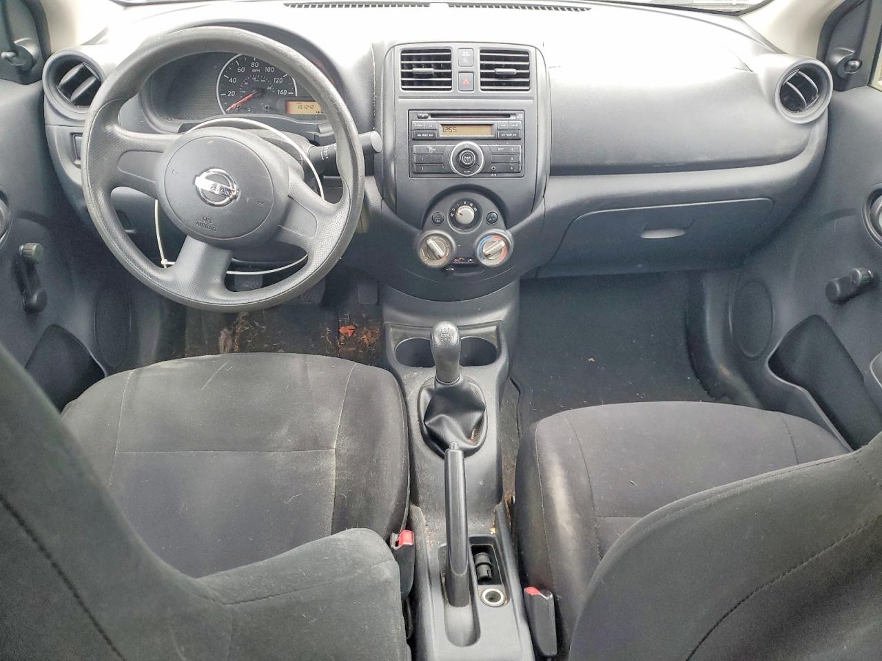 Nissan Versa 1.6 S