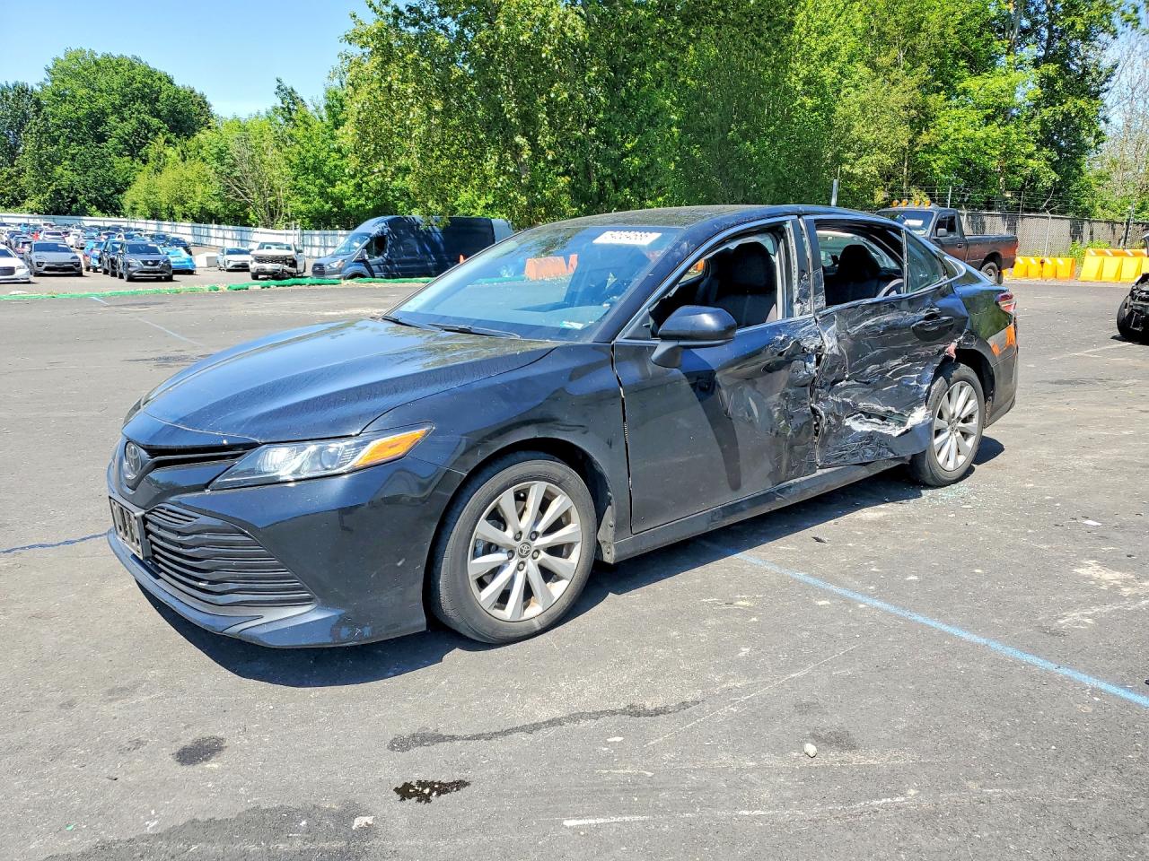 Salvage Toyota Camry Image