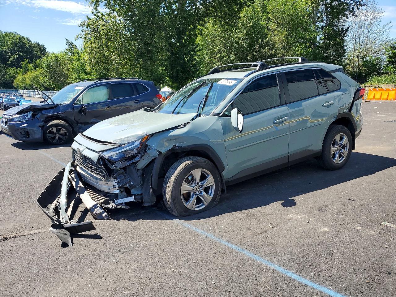 Salvage Toyota RAV4 Image