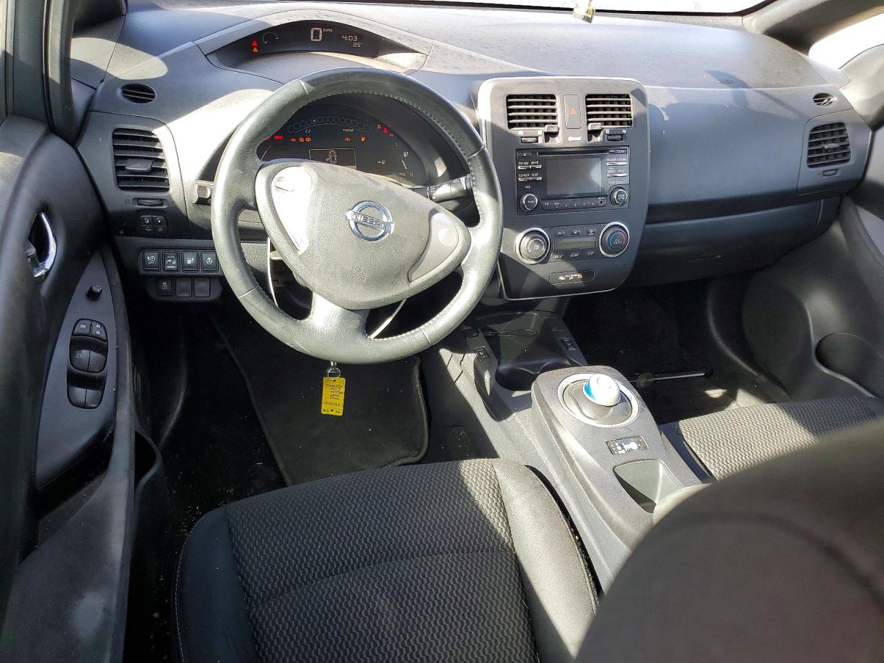Nissan LEAF S