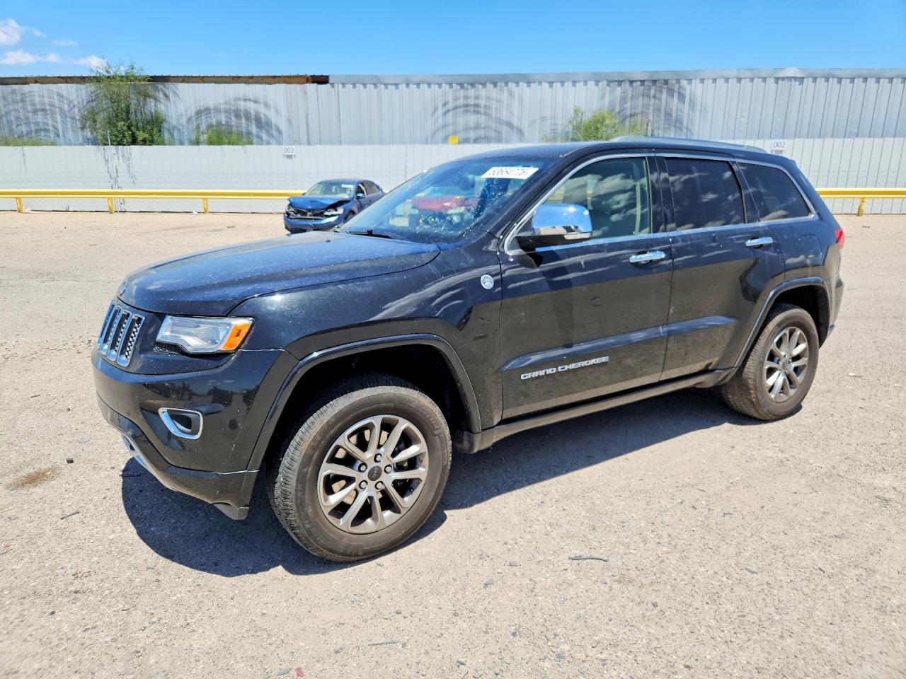 Salvage Jeep Cherokee Image