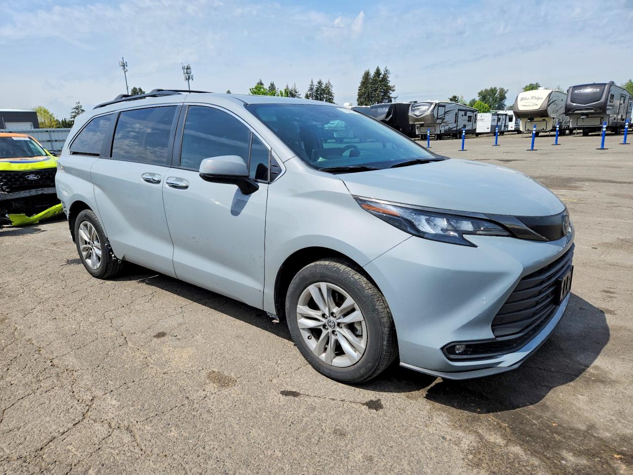 Toyota Sienna Woodland Edition