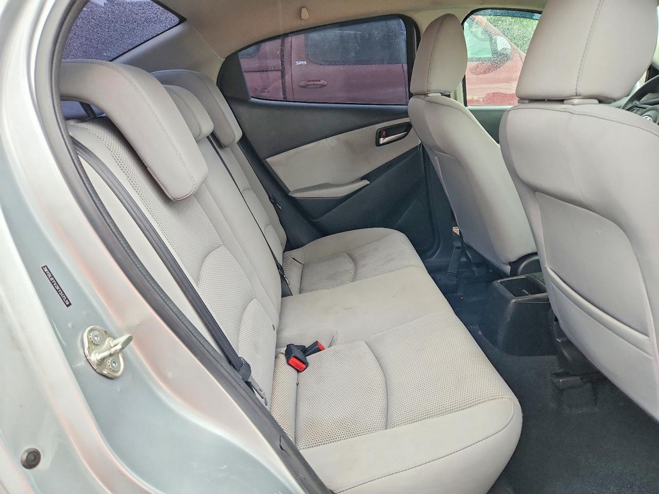 Toyota Yaris Le