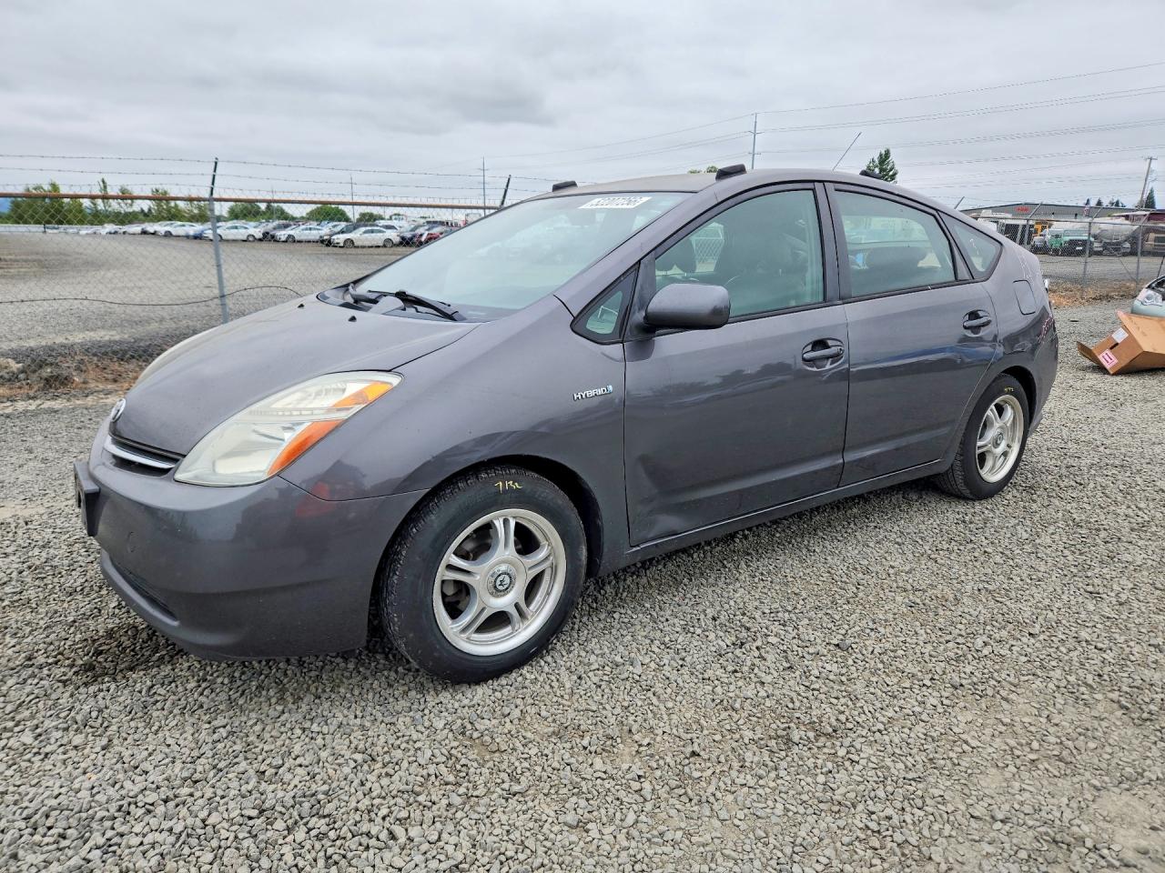 Salvage Toyota Prius Image