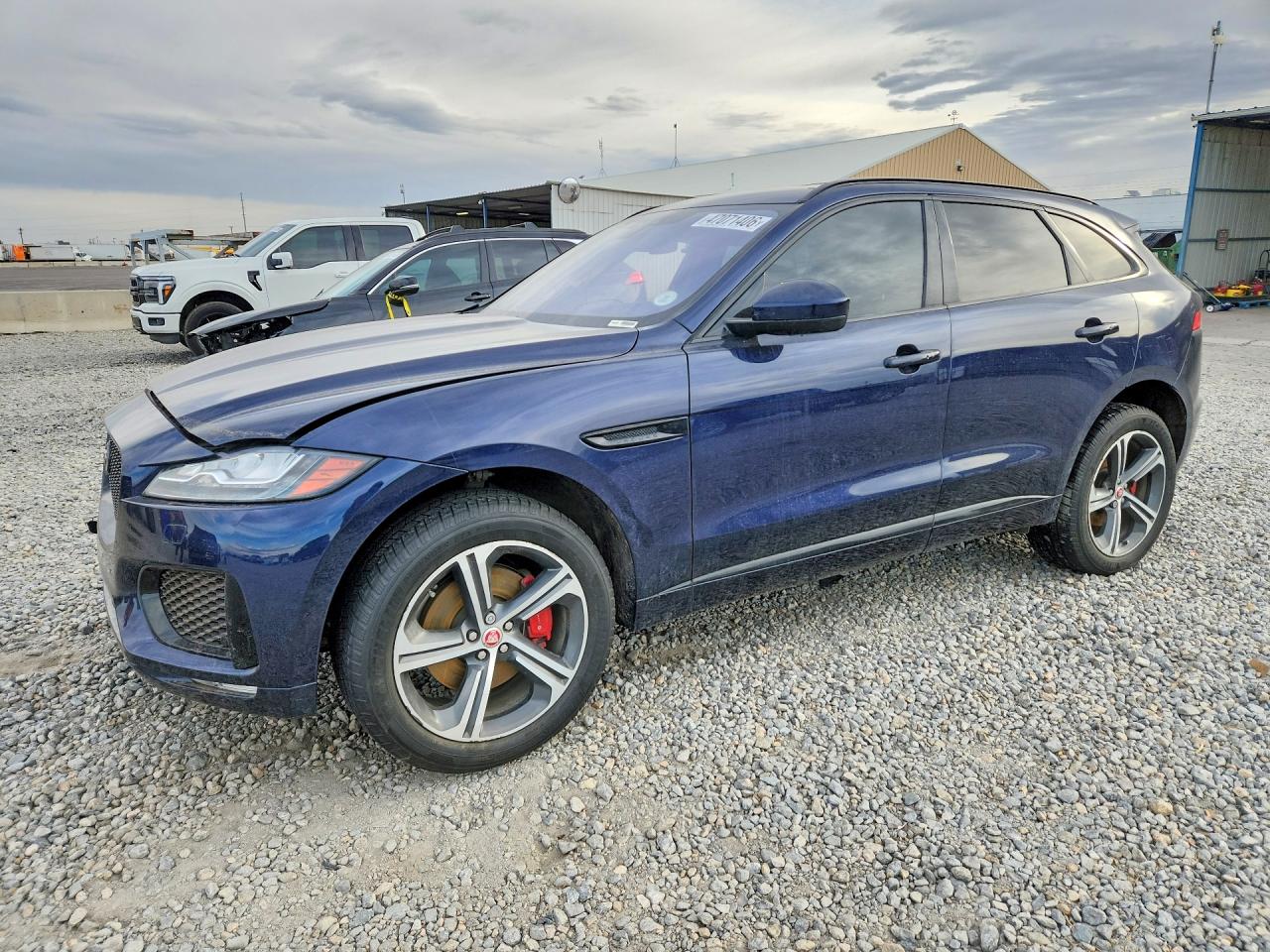 Salvage Jaguar F-PACE Image