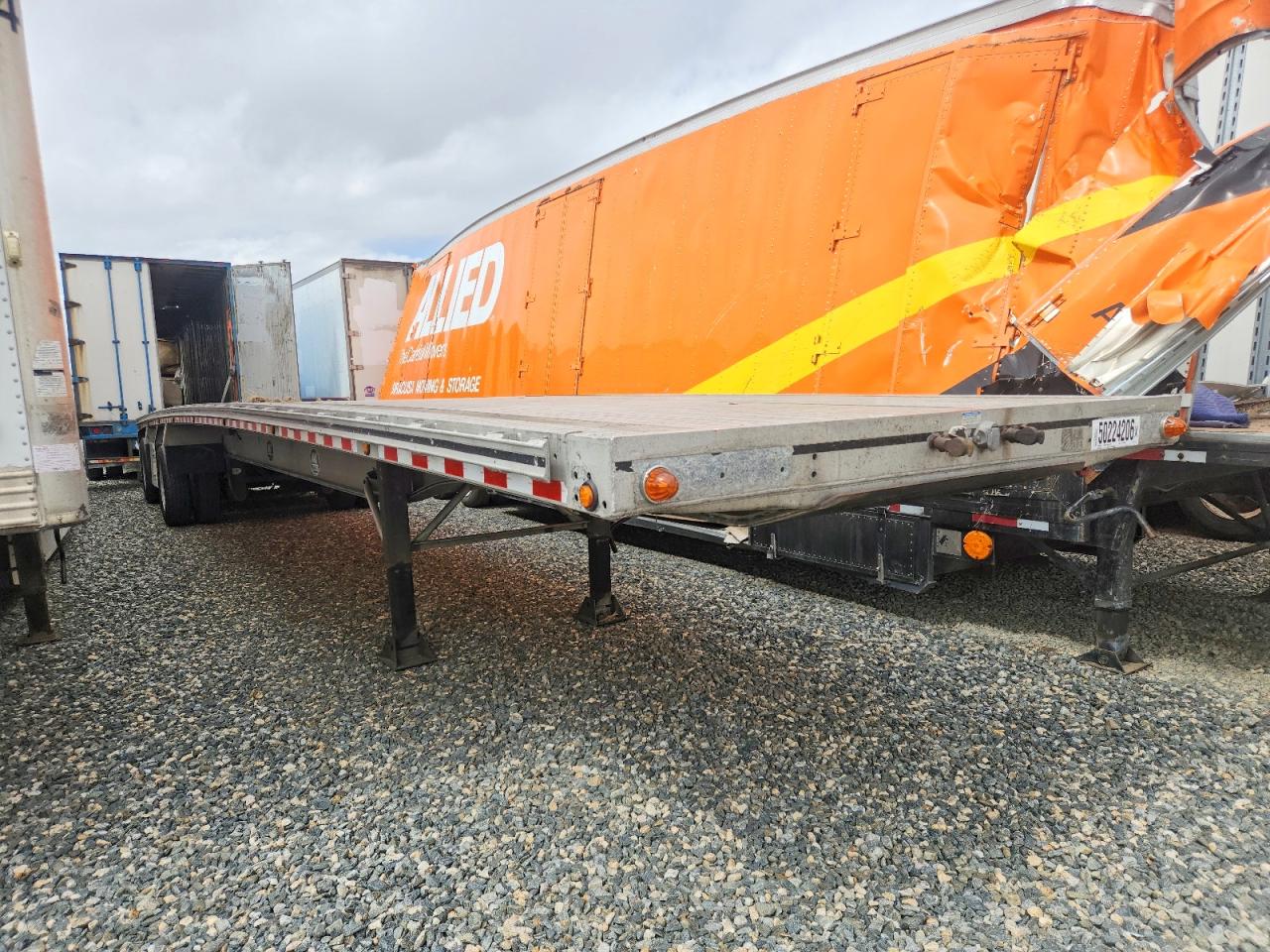 Salvage Mac Trailer Manufacturing Other Image