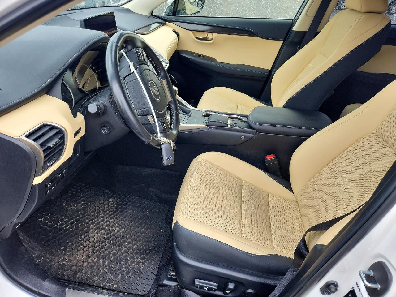Lexus NX Base