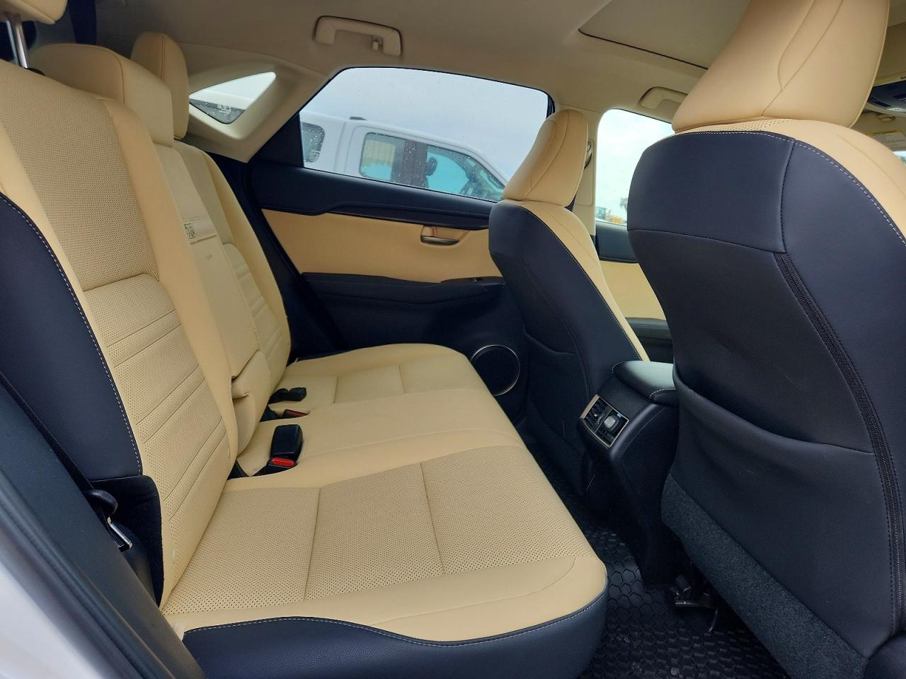 Lexus NX Base
