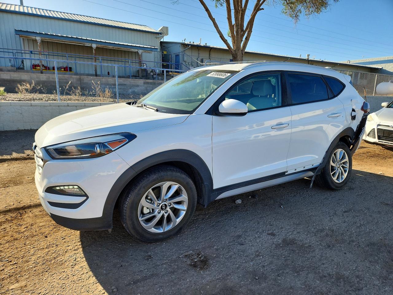 Salvage Hyundai TUCSON Image