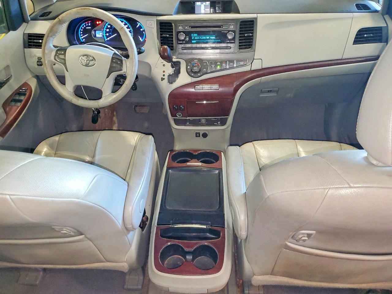 Toyota Sienna Xle 7-passenger
