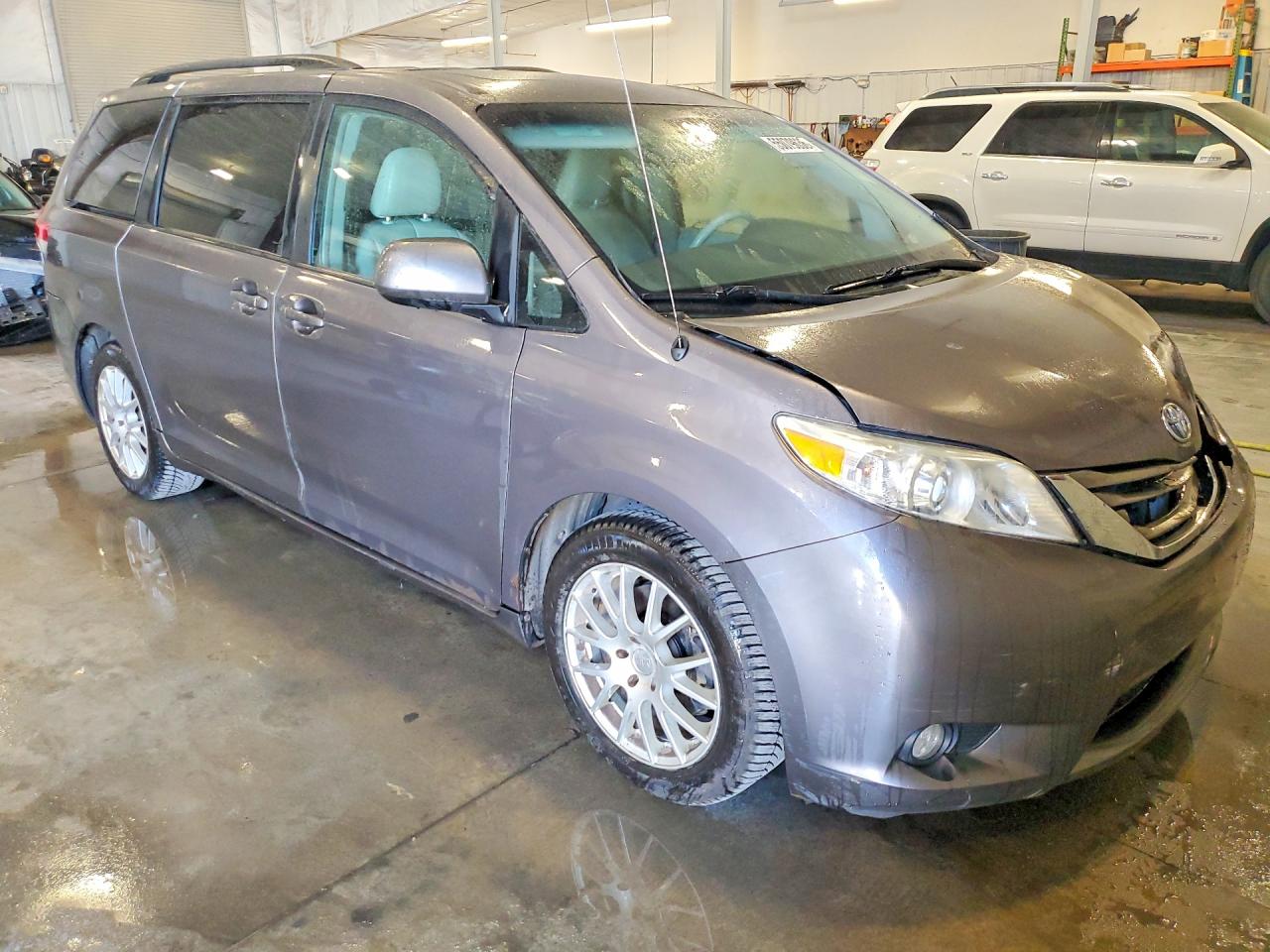 Toyota Sienna Xle 7-passenger