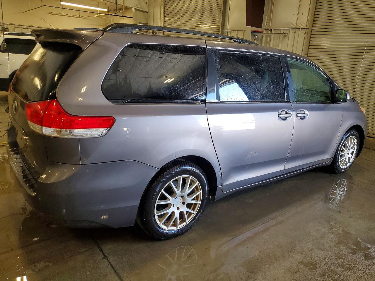 Toyota Sienna Xle 7-passenger
