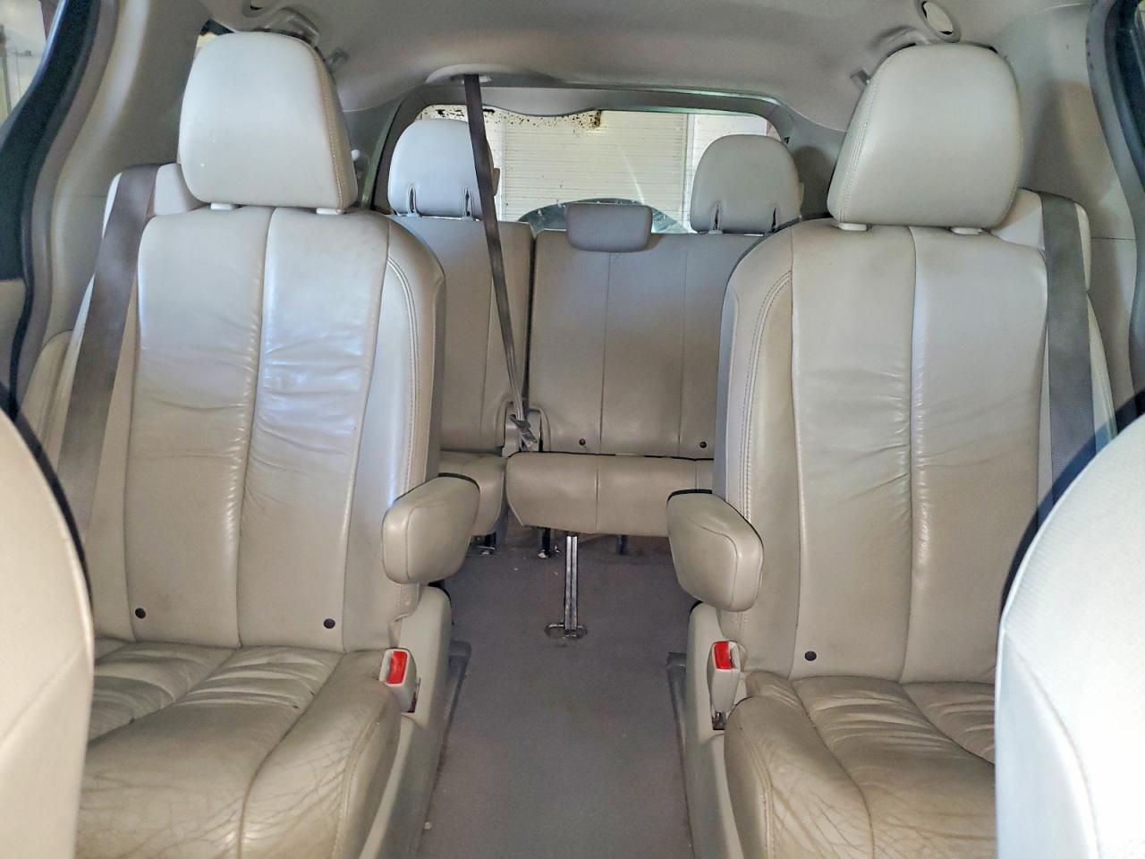 Toyota Sienna Xle 7-passenger