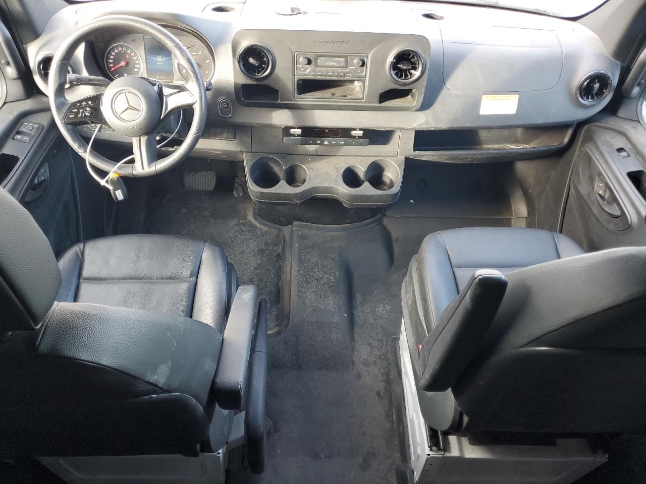 Mercedes-Benz Sprinter 2500