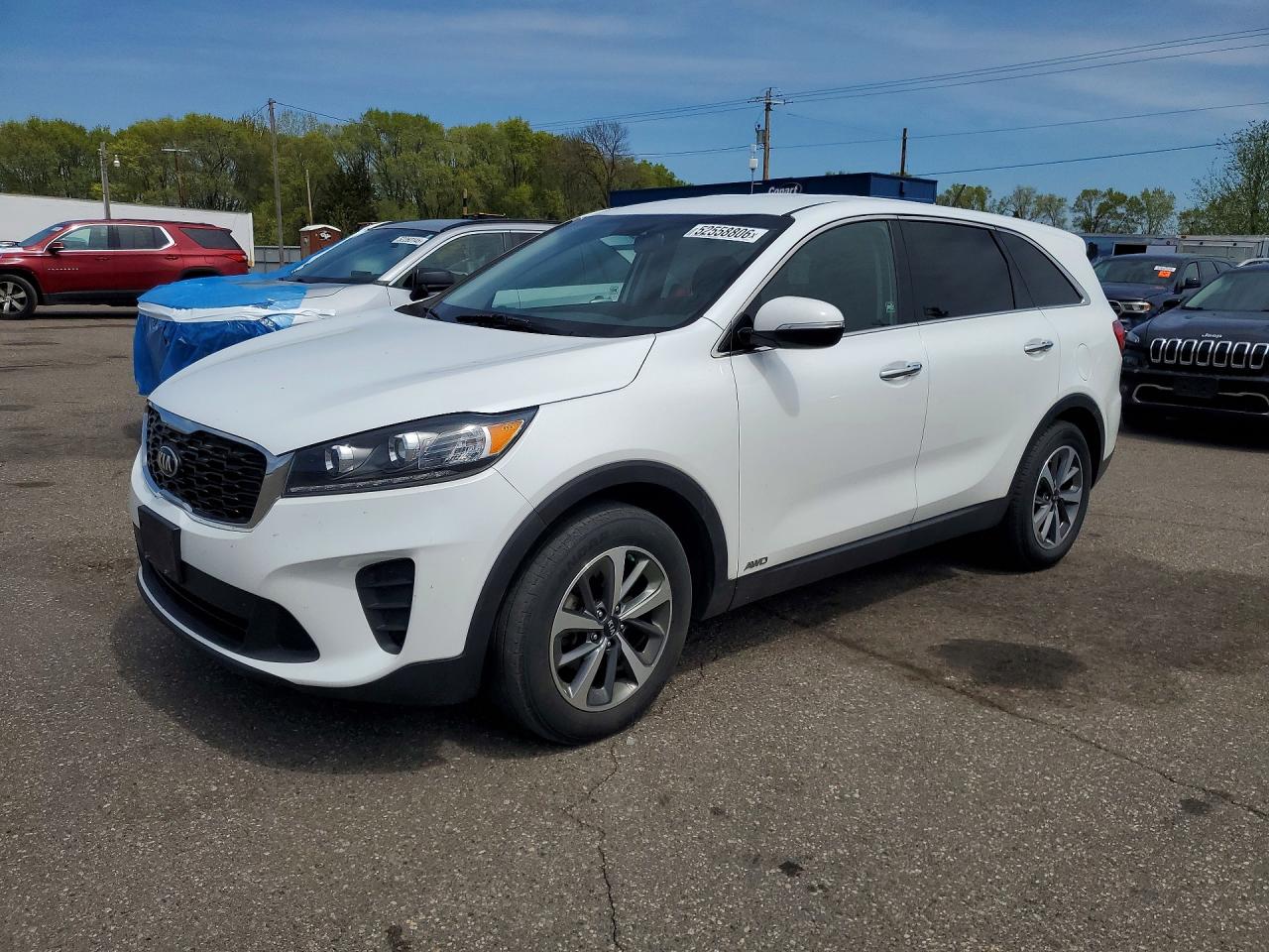 Salvage Kia Sorento Image