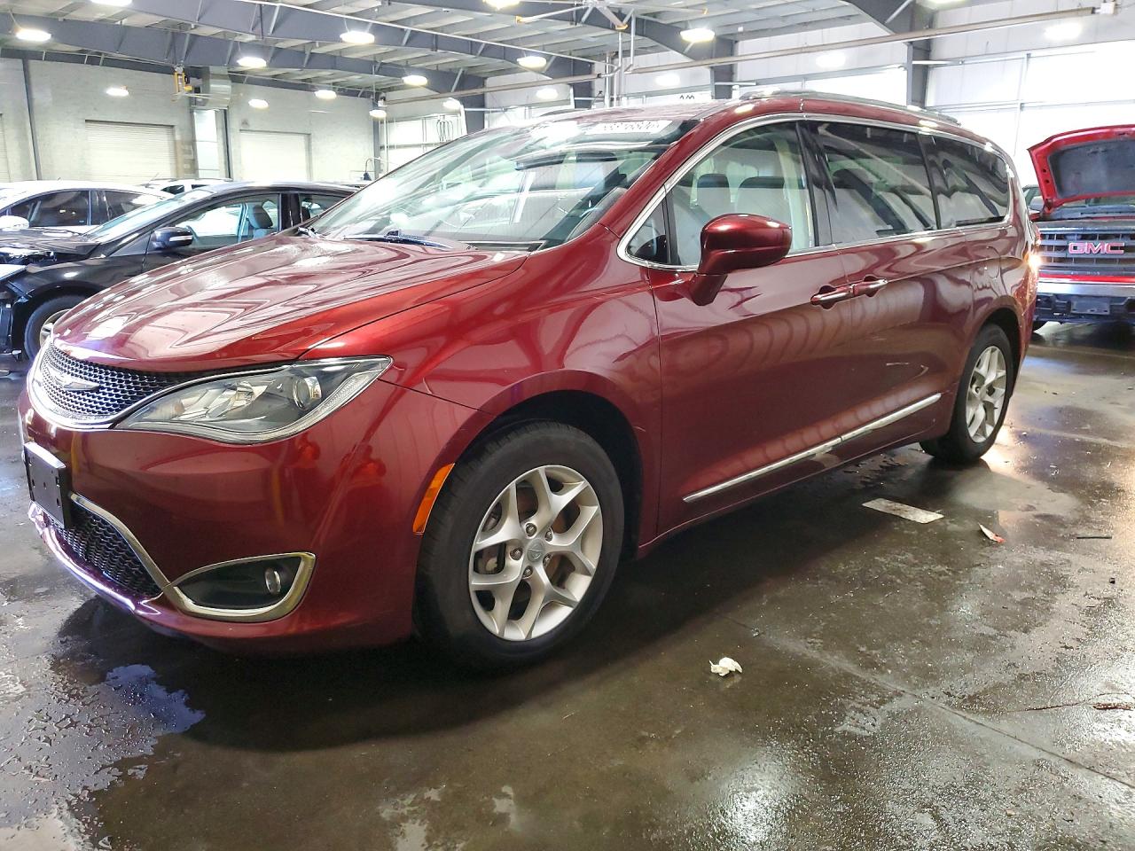 Salvage Chrysler Pacifica Image