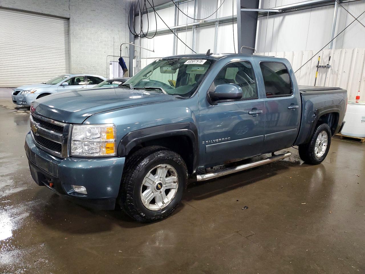 Salvage Chevrolet Silverado Image