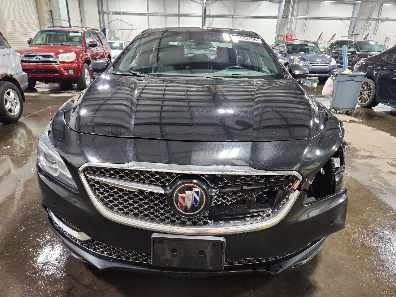 Buick LaCrosse Avenir