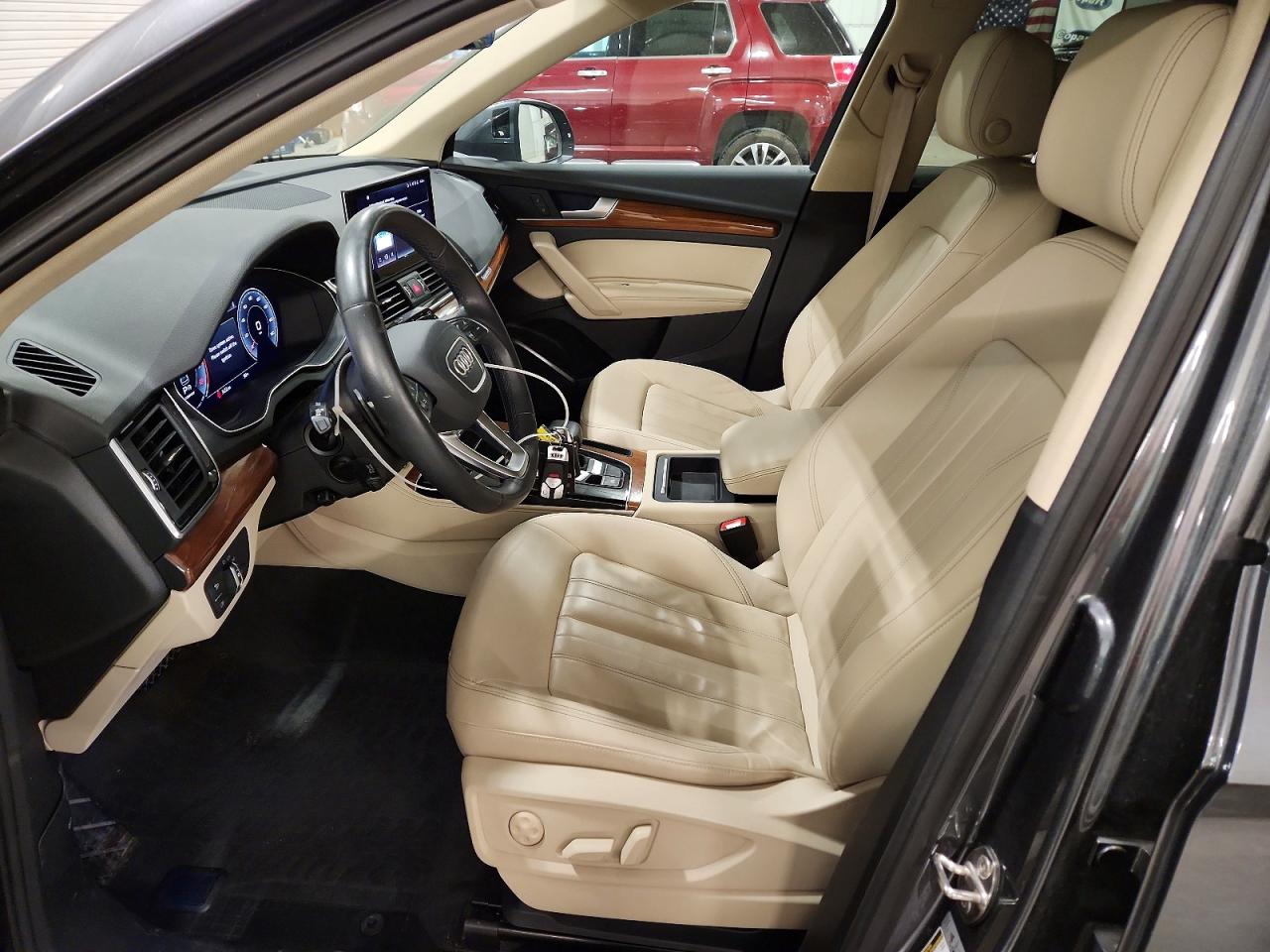 Audi Q5 Premium Plus 45