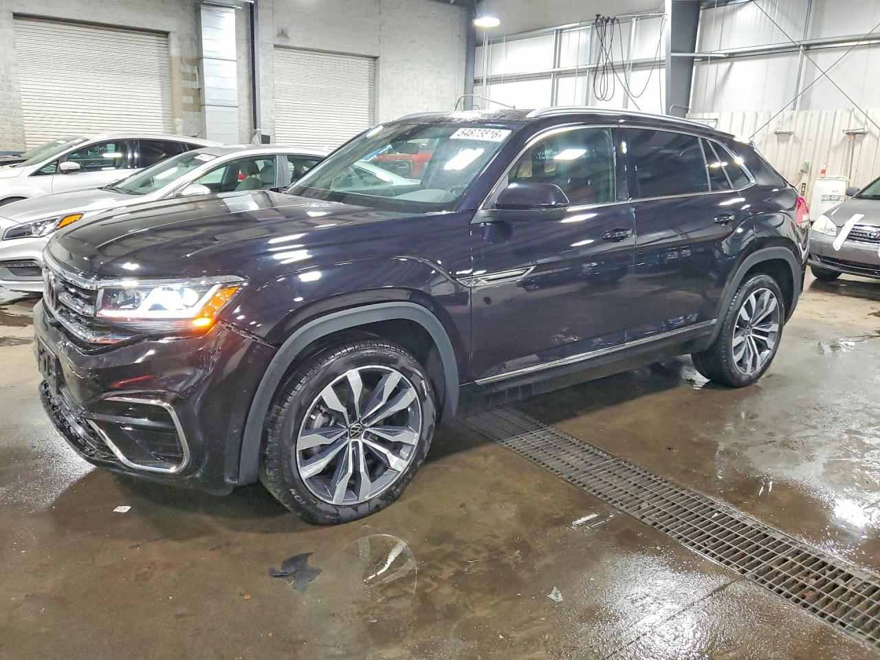 Salvage Volkswagen Atlas Image