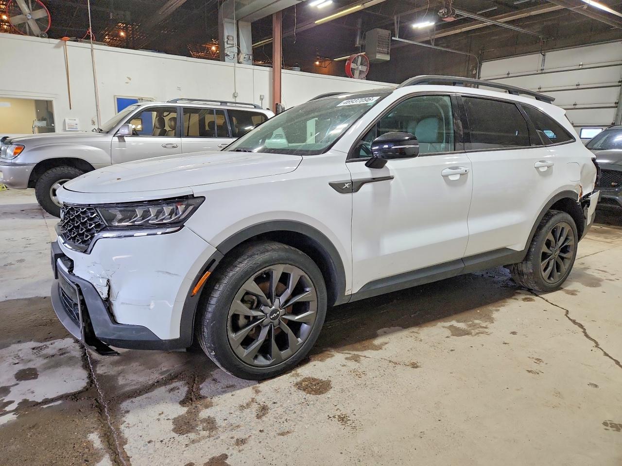 Salvage Kia Sorento Image