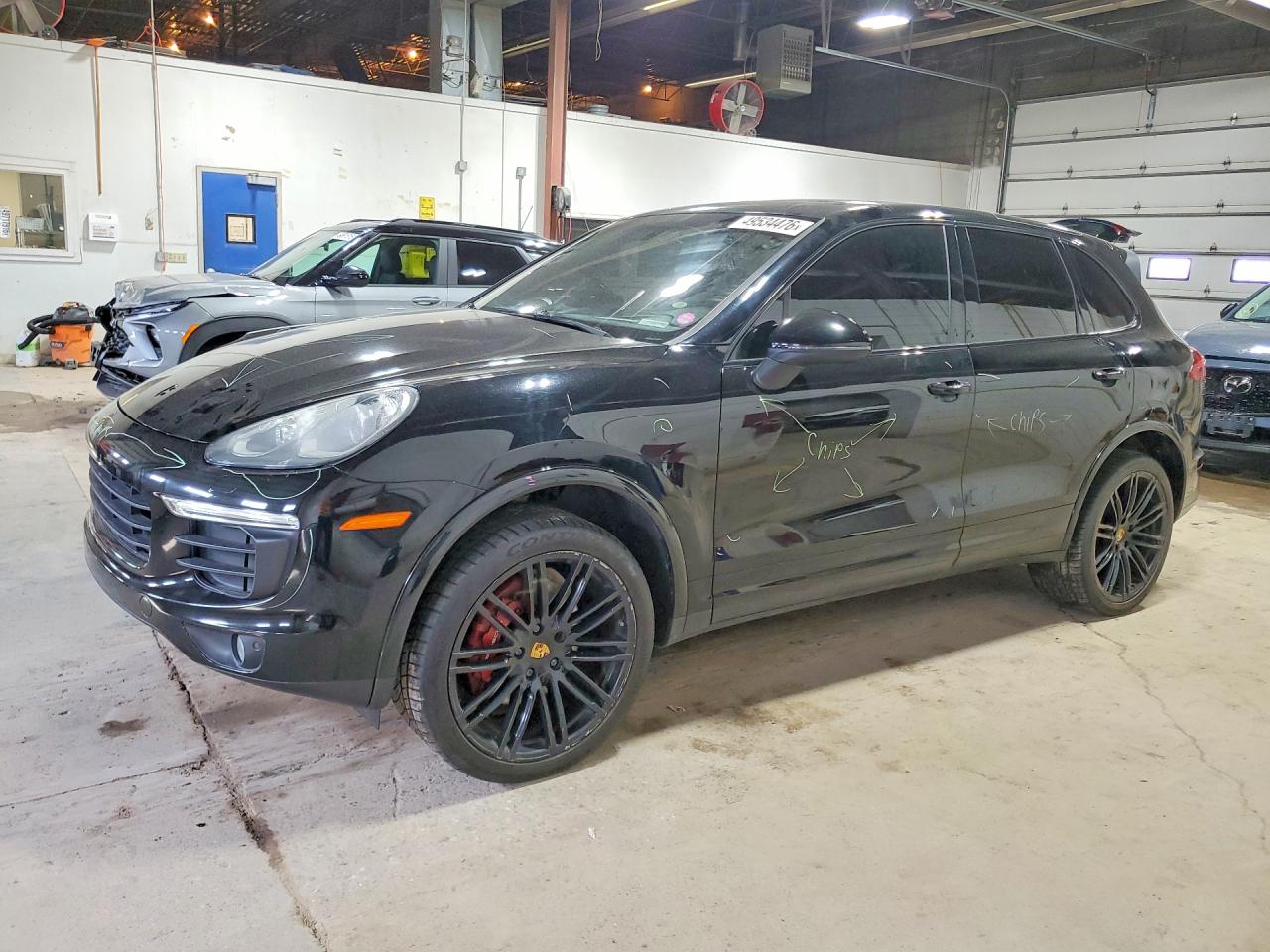 Salvage Porsche Cayenne Image