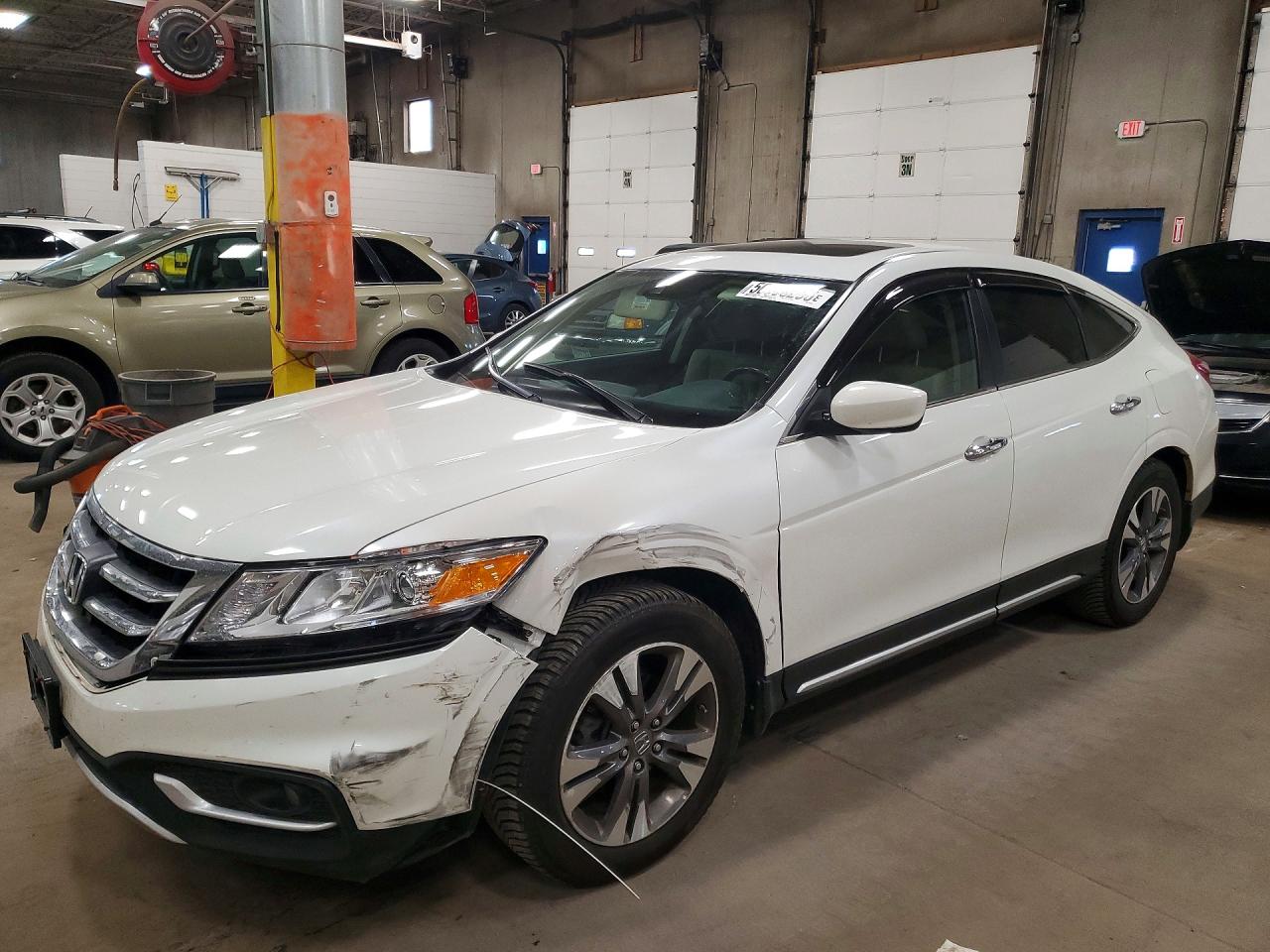 Salvage Honda Crosstour Image